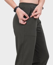 Load image into Gallery viewer, WOMEN LOOSE FIT LOUNGE PANTS (PATCH POCKET)