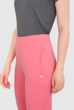 Load image into Gallery viewer, ESSENTIAL TRACK PANT WITH SIDE POCKET