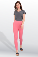 Load image into Gallery viewer, ESSENTIAL TRACK PANT WITH SIDE POCKET